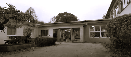 Bild: Schulhaus Front